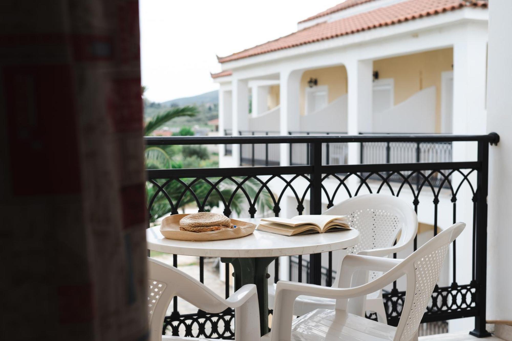 Village Inn Studios & Family Apartments Laganas Exterior foto