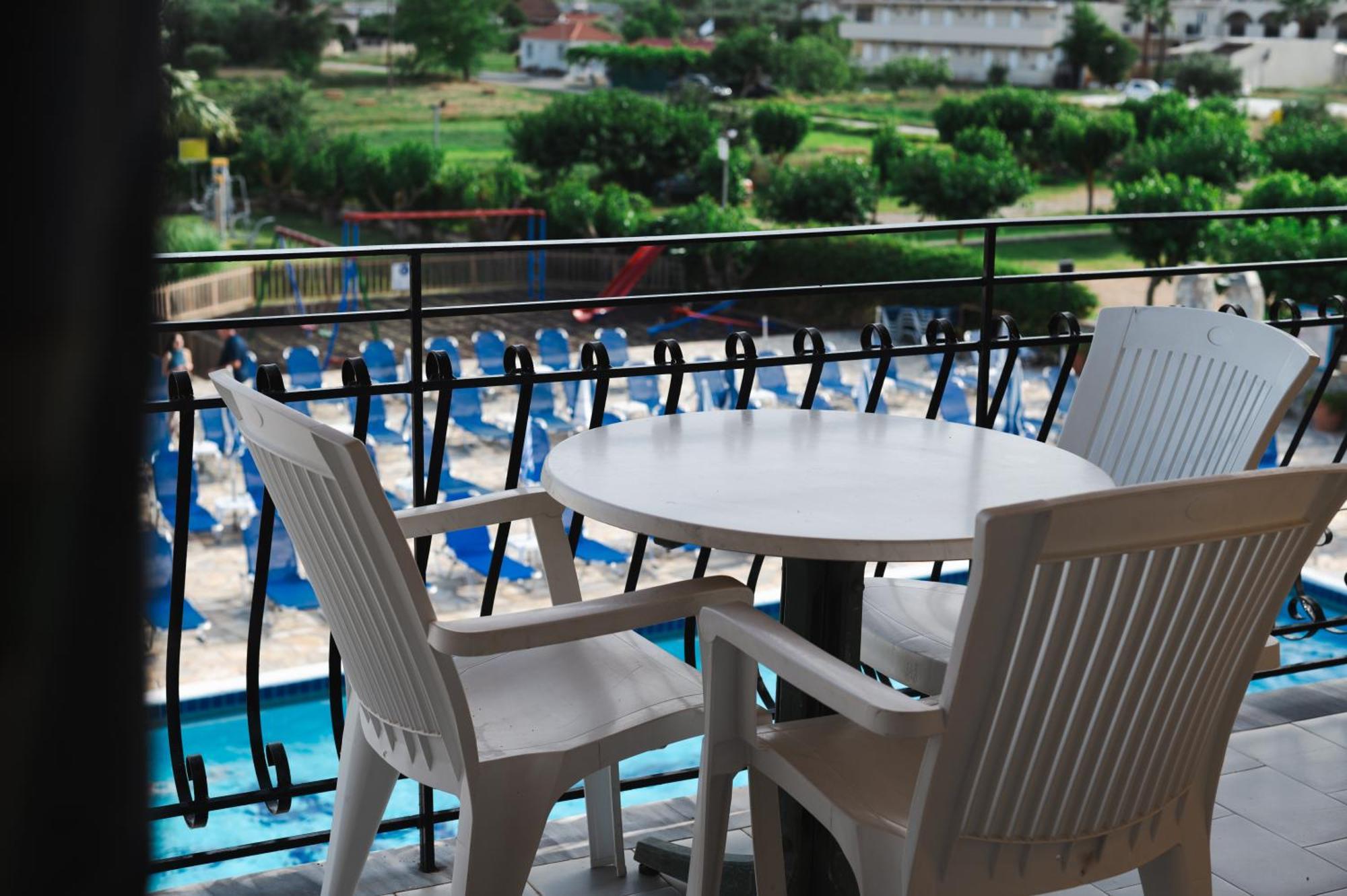 Village Inn Studios & Family Apartments Laganas Exterior foto